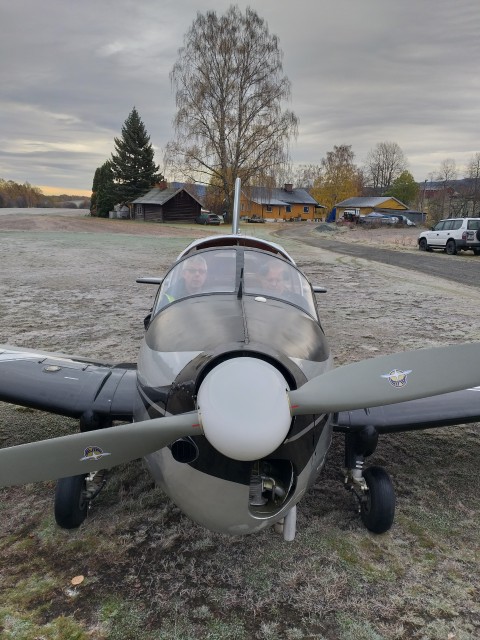 Kjell �pstad og Per Olav H�re i Meta Sokol