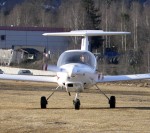 Anders Hoffart takser LN-DFL til parkering eller landing p� 28